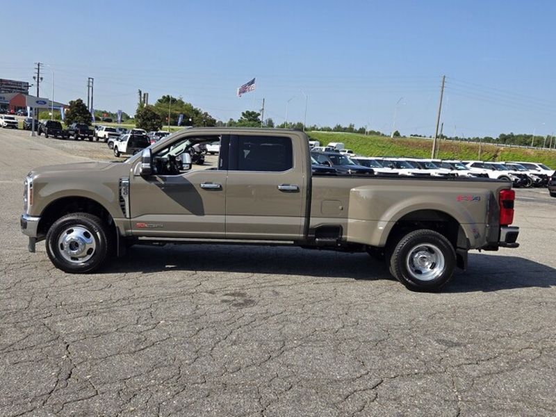 New 2026 Ford Super Duty F-350 DRW Lariat Truck