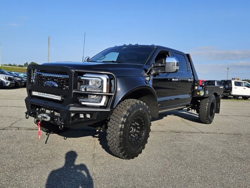 Used 2025 Ford Super Duty F-450 DRW XL Truck