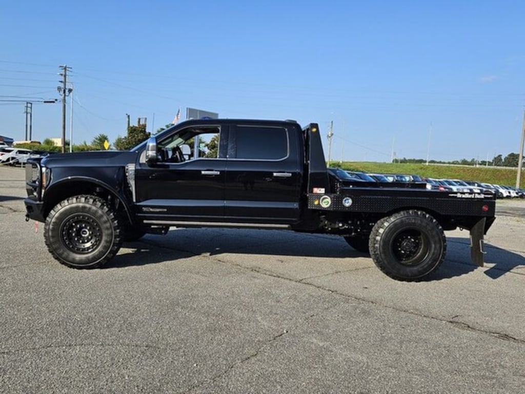 Used 2025 Ford Super Duty F-450 DRW XL Truck