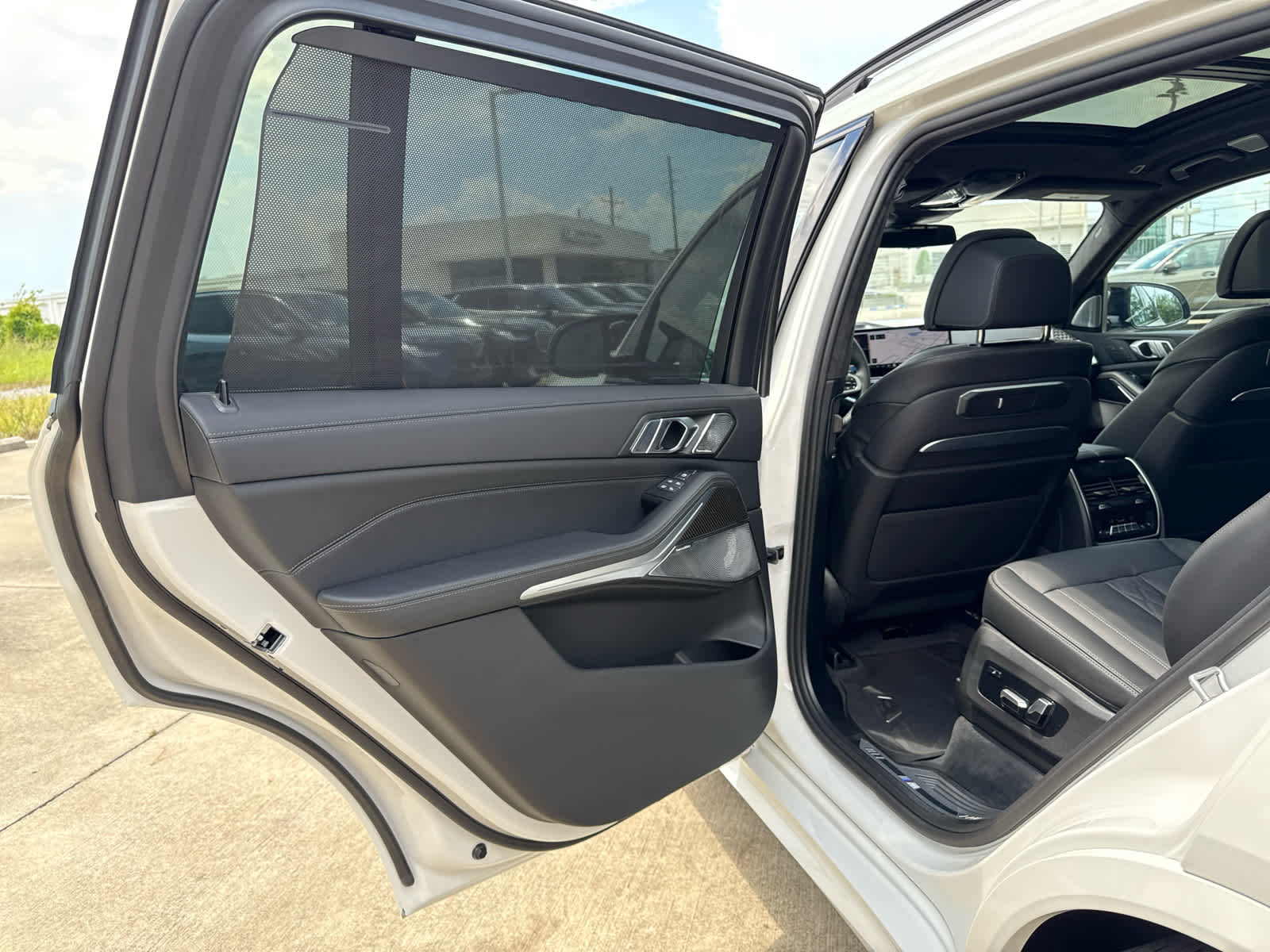 2026 BMW X7 M60i - Photo 32
