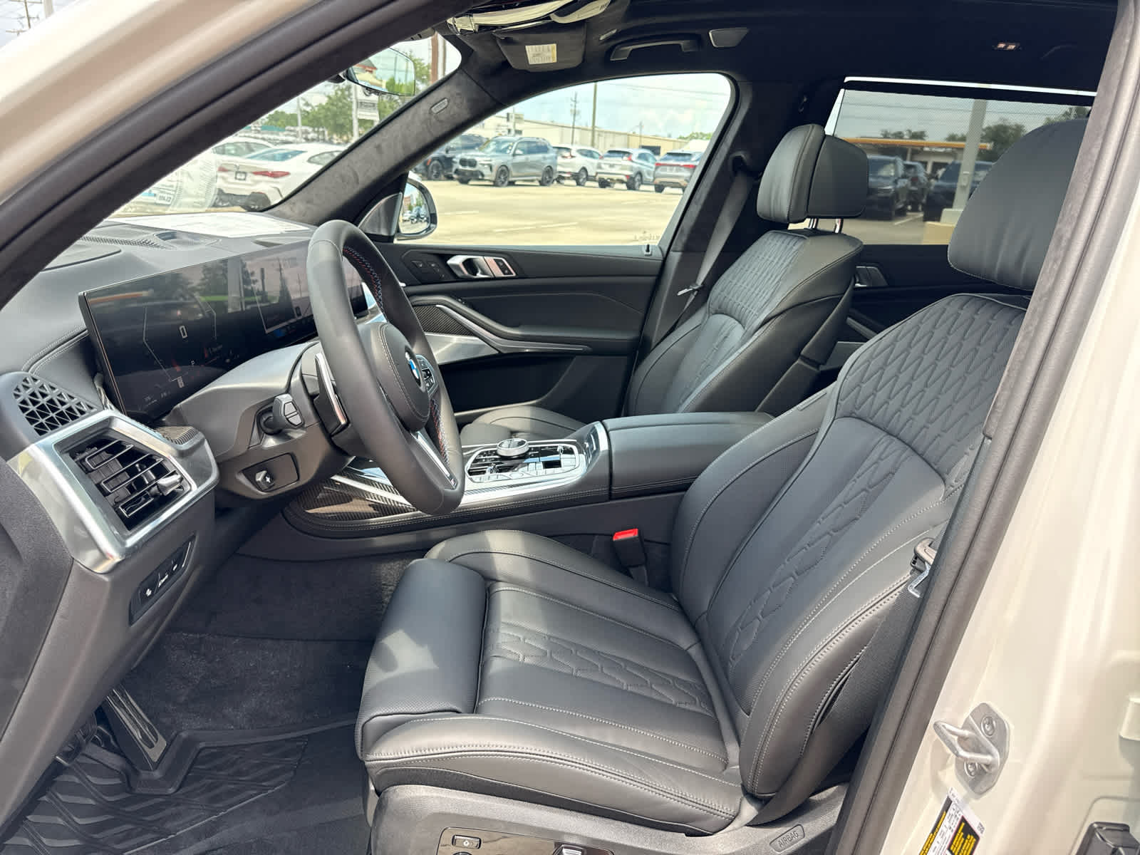 2026 BMW X7 M60i - Photo 36