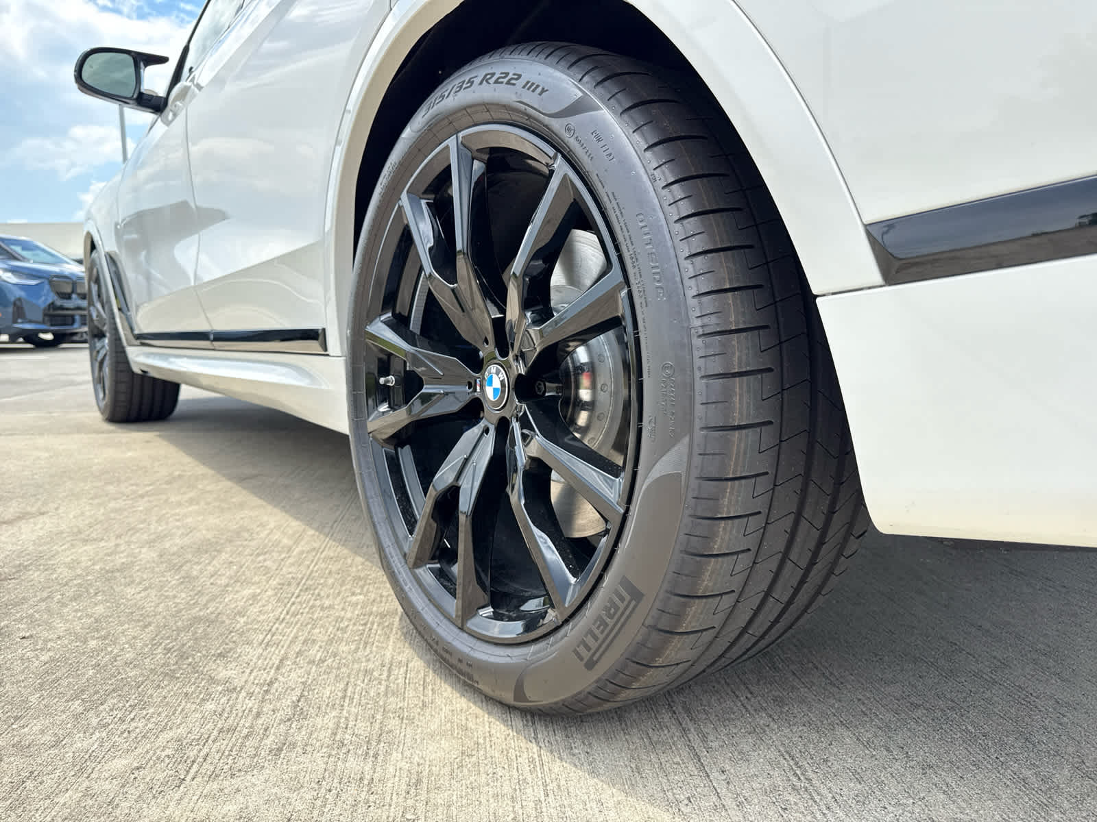 2026 BMW X7 M60i - Photo 9