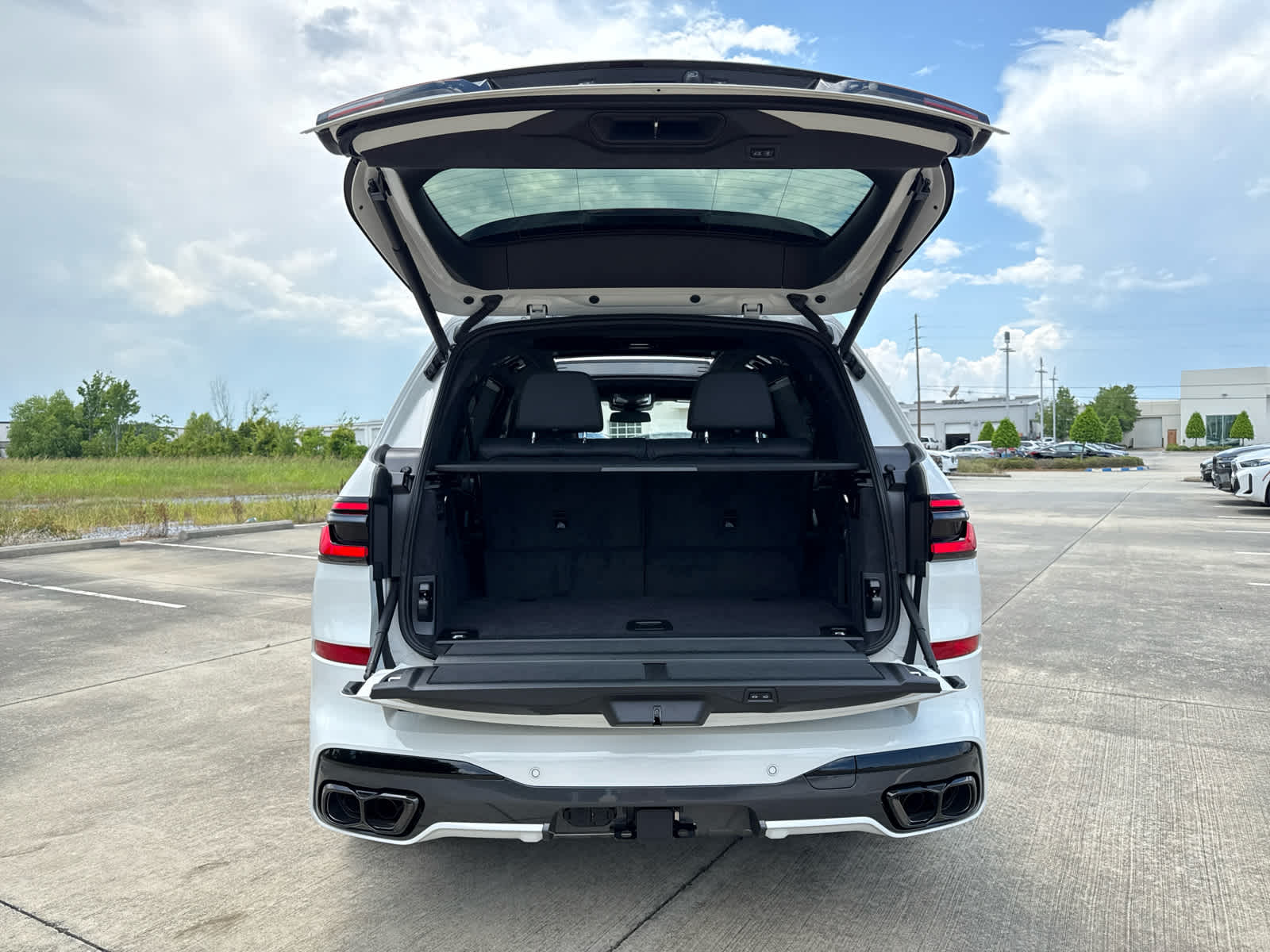 2026 BMW X7 M60i - Photo 43