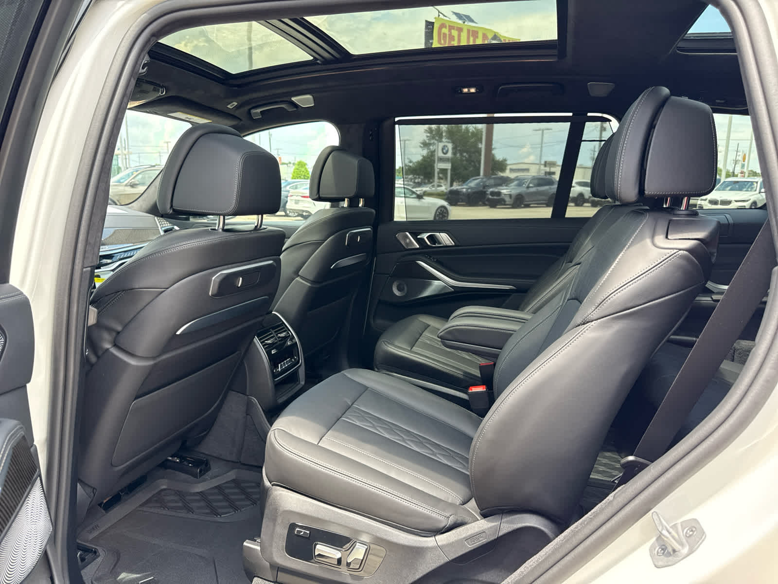 2026 BMW X7 M60i - Photo 31