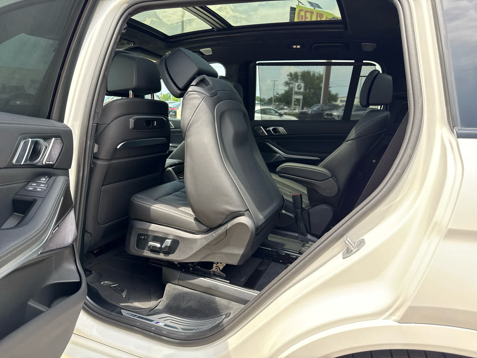 2026 BMW X7 M60i - Photo 29