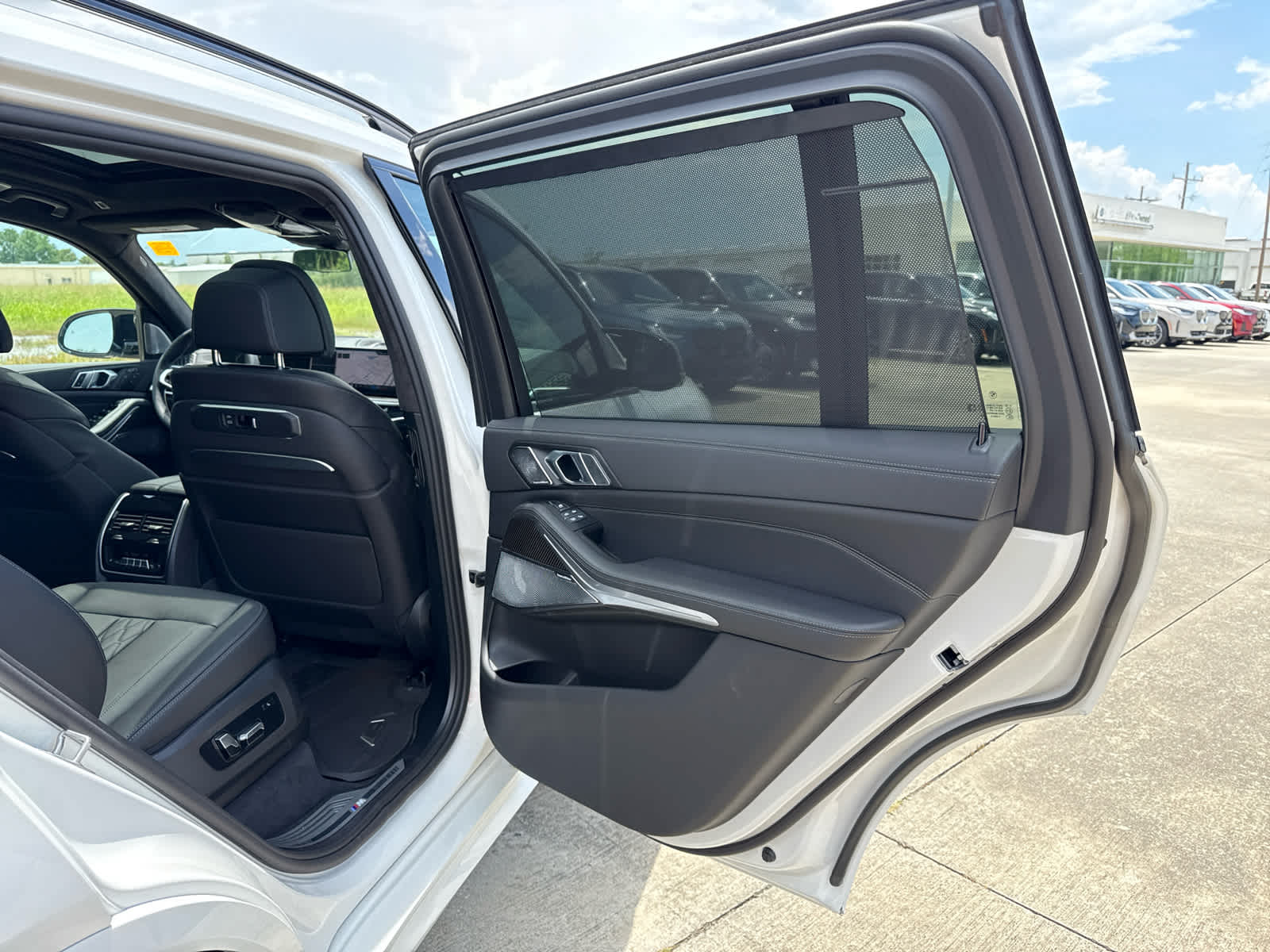 2026 BMW X7 M60i - Photo 17