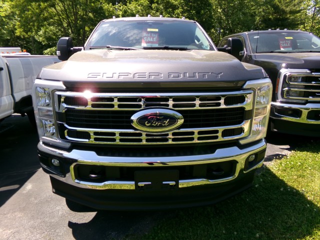 New 2026 Ford F-350 XLT CrewCab 4x4 Truck Crew Cab