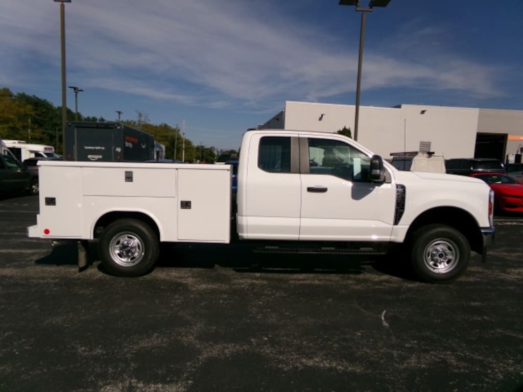 New 2026 Ford F-250 Utility Service Body XL SuperCab 4x4 Truck Super Cab