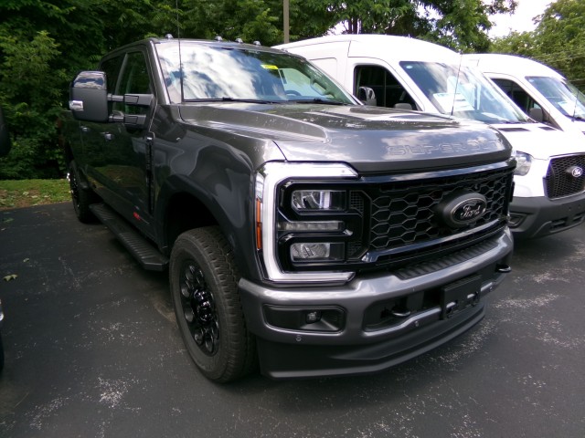 New 2026 Ford F-250 Lariat CrewCab 4x4 Truck Crew Cab