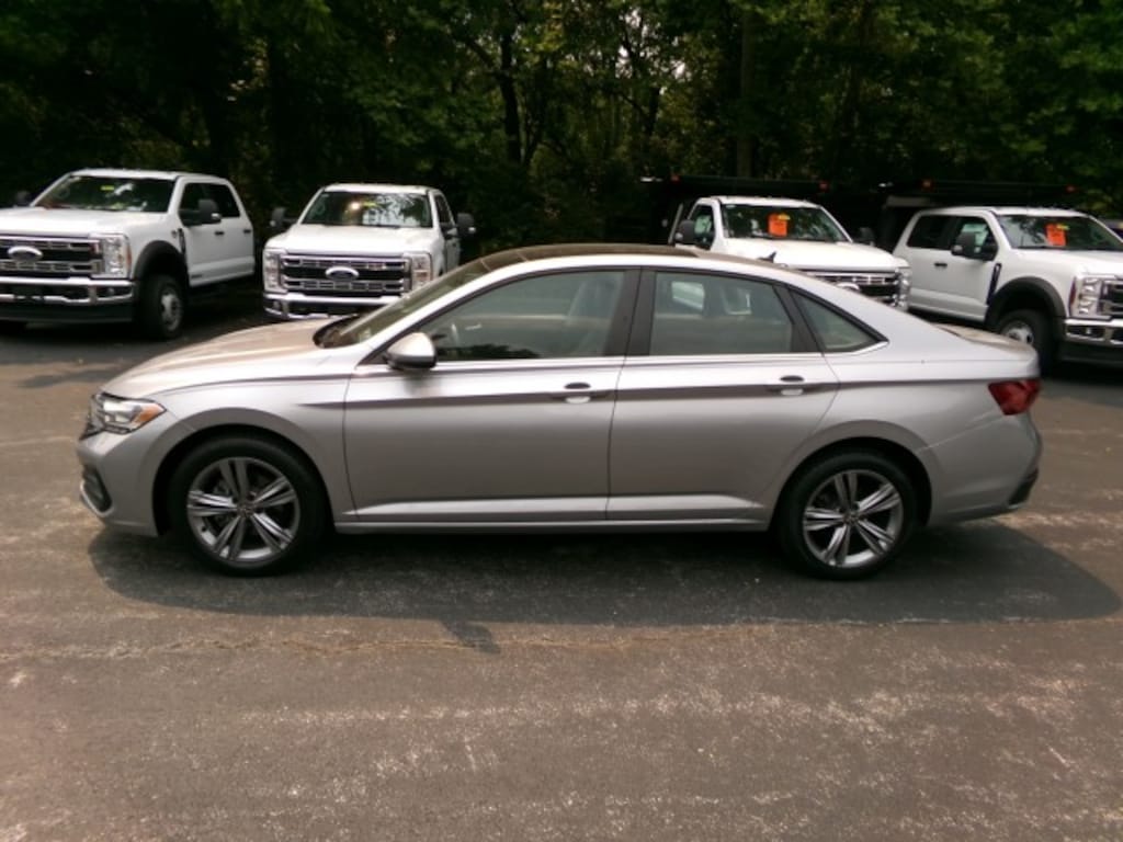 Used 2023 Volkswagen Jetta SE FWD Sedan