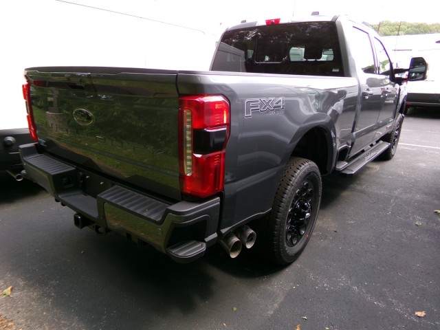New 2026 Ford F-250 Lariat CrewCab 4x4 Truck Crew Cab
