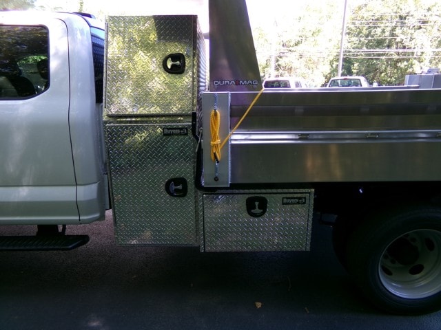 2025 Ford F-450 Super Duty Chassis Cab XL - Photo 8