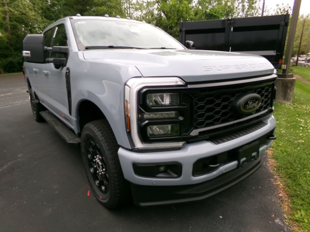 New 2026 Ford F-350 Lariat CrewCab 4x4 Truck Crew Cab