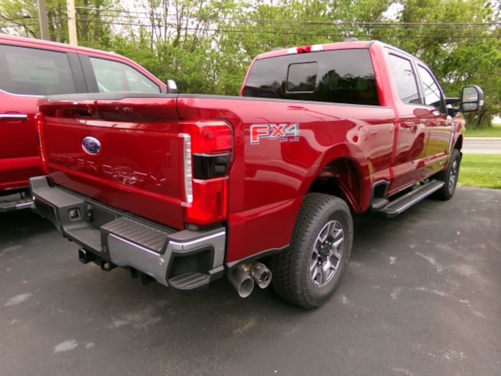New 2026 Ford F-250 Lariat CrewCab 4x4 Truck Crew Cab