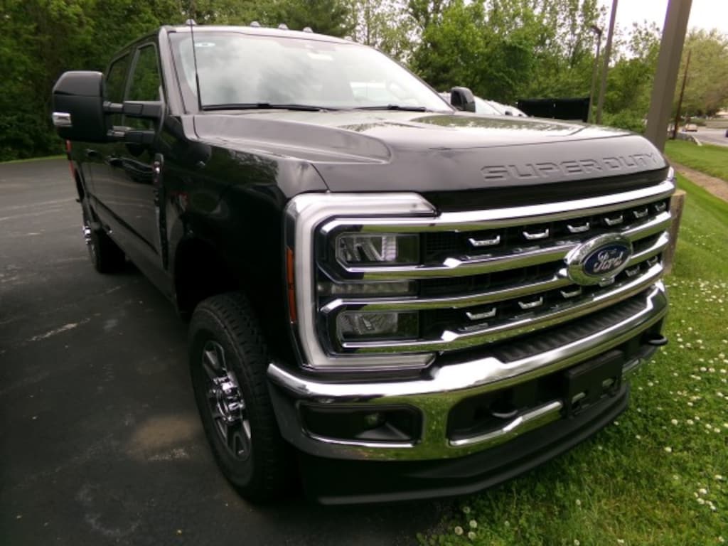 New 2026 Ford F-250 Lariat CrewCab 4x4 Truck Crew Cab