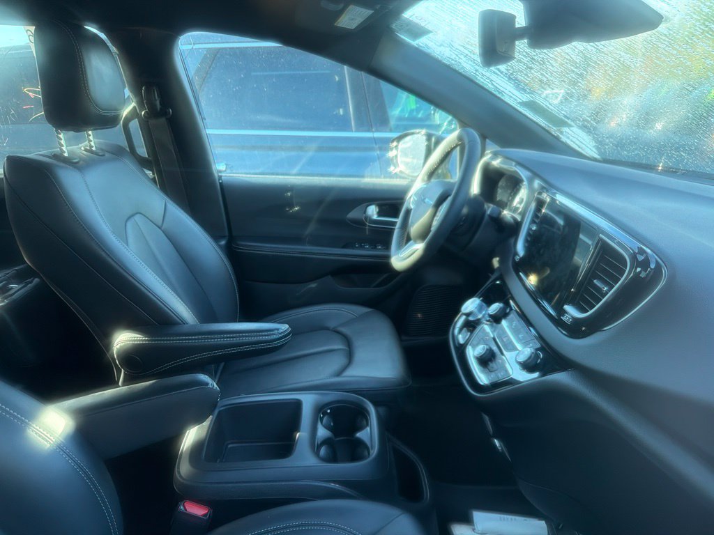 Used 2026 Chrysler Pacifica Select Minivan/Van