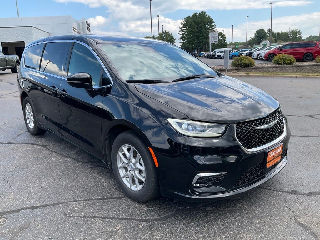 Used 2025 Chrysler Pacifica Select Minivan/Van