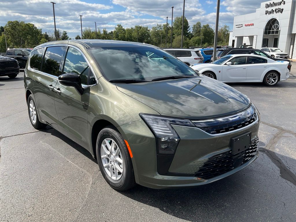 2027 Chrysler Pacifica Select