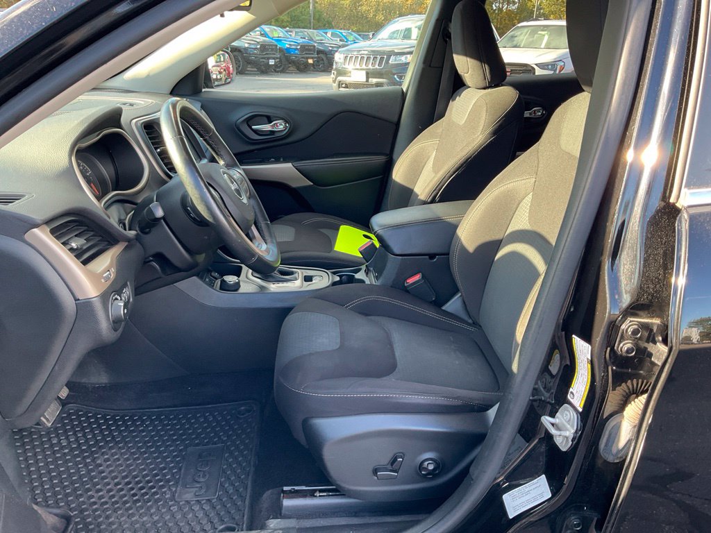 Used 2017 Jeep Cherokee Latitude SUV
