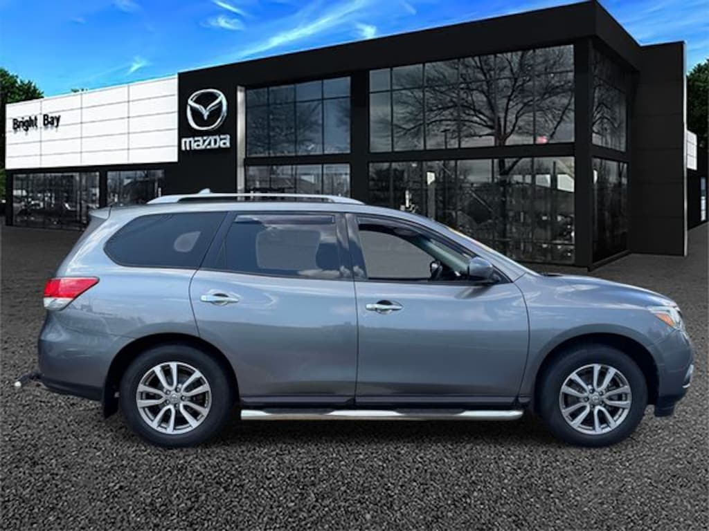 Used 2015 Nissan Pathfinder SV SUV