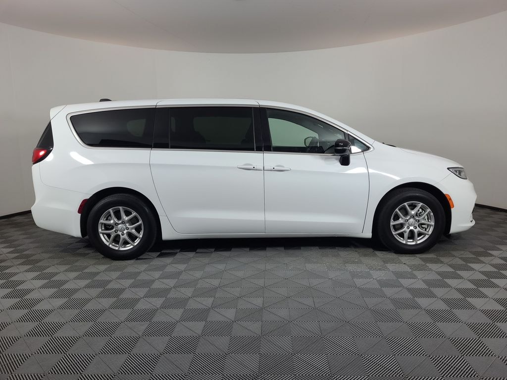 Certified 2025 Chrysler Pacifica Select Van Passenger Van