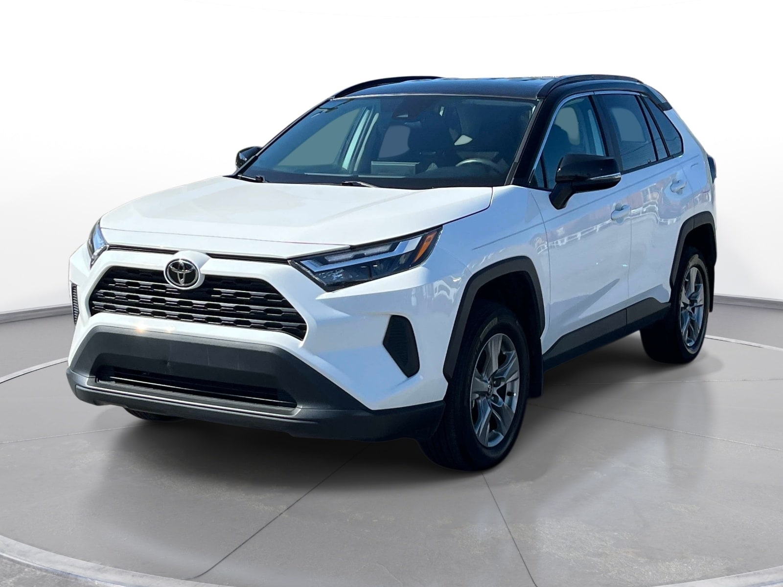 2024 Toyota RAV4 XLE - Photo 9