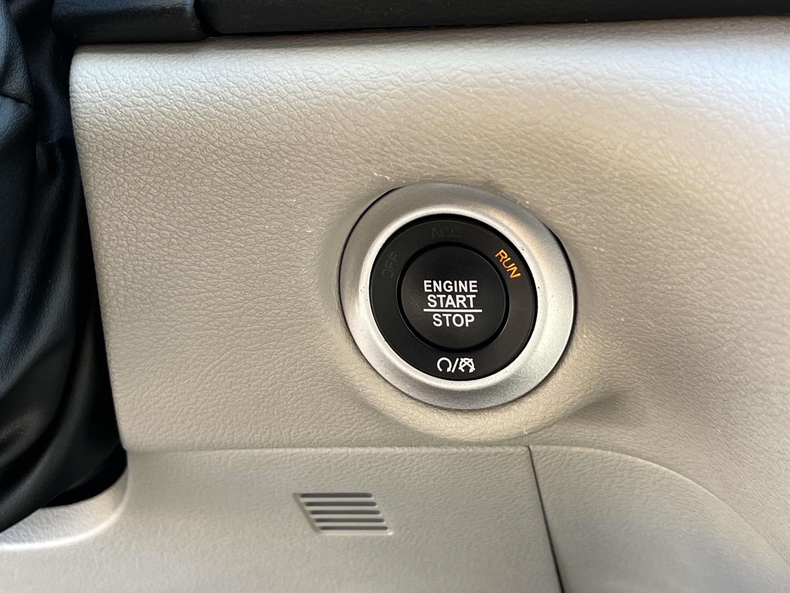 2023 Chrysler Pacifica Touring L - Photo 31
