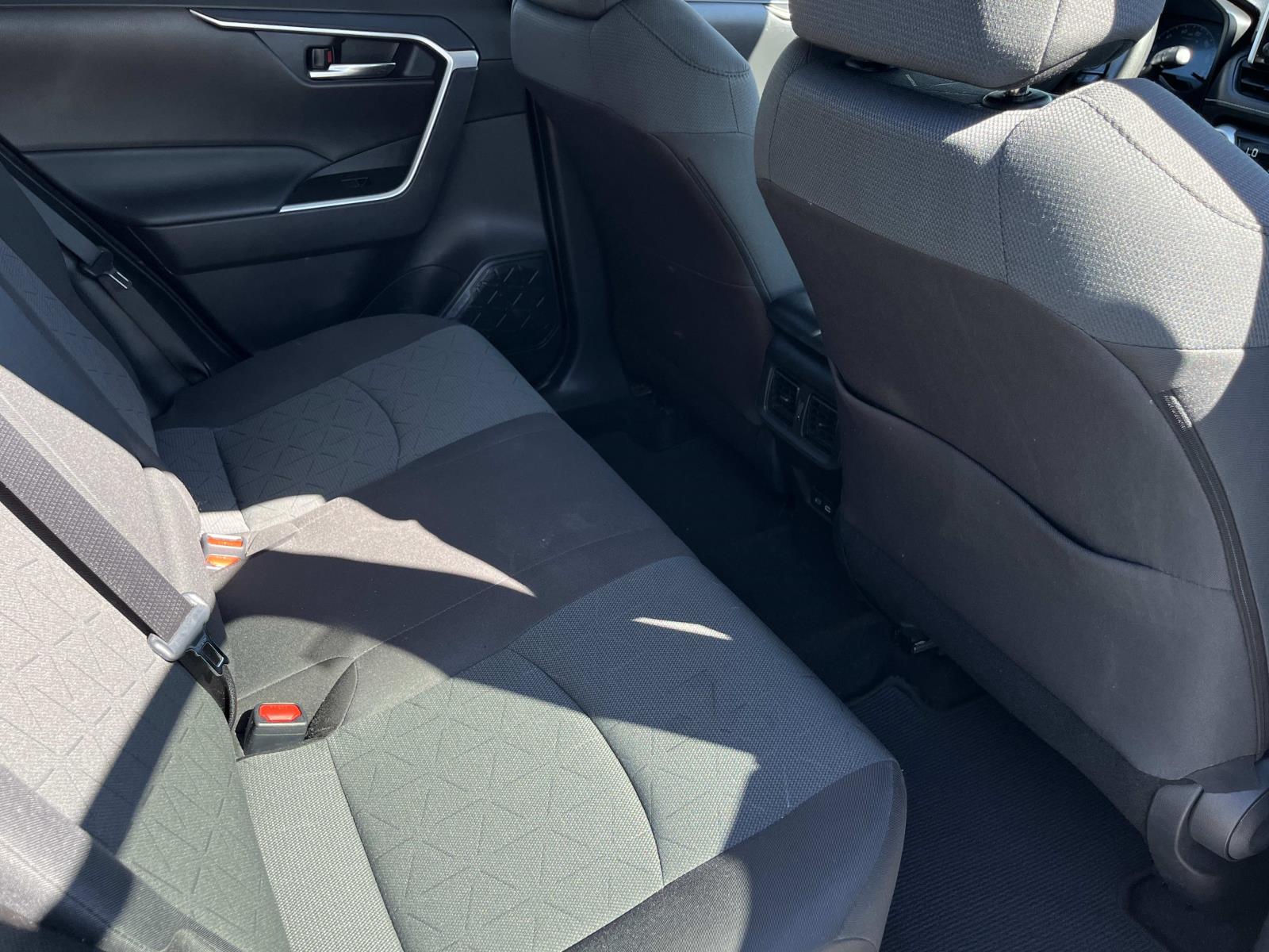 2024 Toyota RAV4 XLE - Photo 21