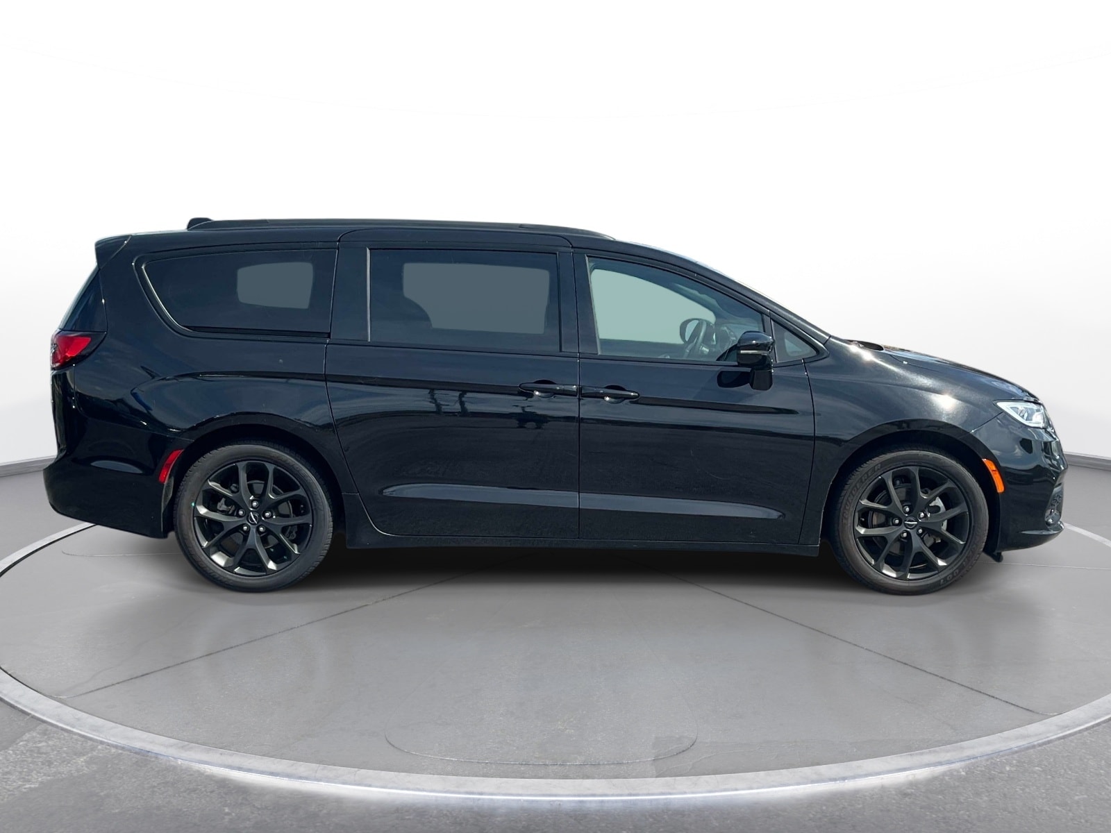 2025 Chrysler Pacifica Limited - Photo 3