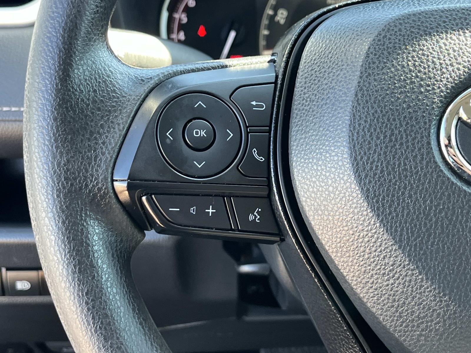 2024 Toyota RAV4 XLE - Photo 29