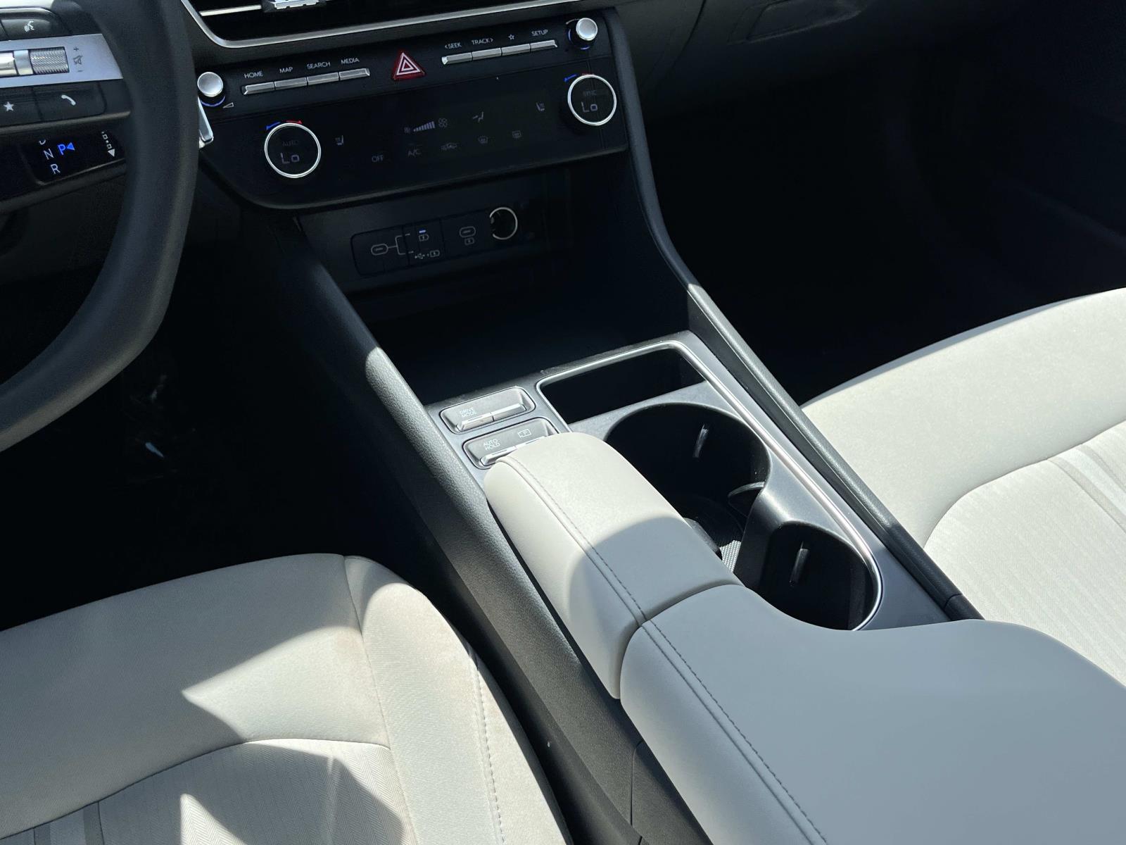 2025 Hyundai Sonata SEL - Photo 15