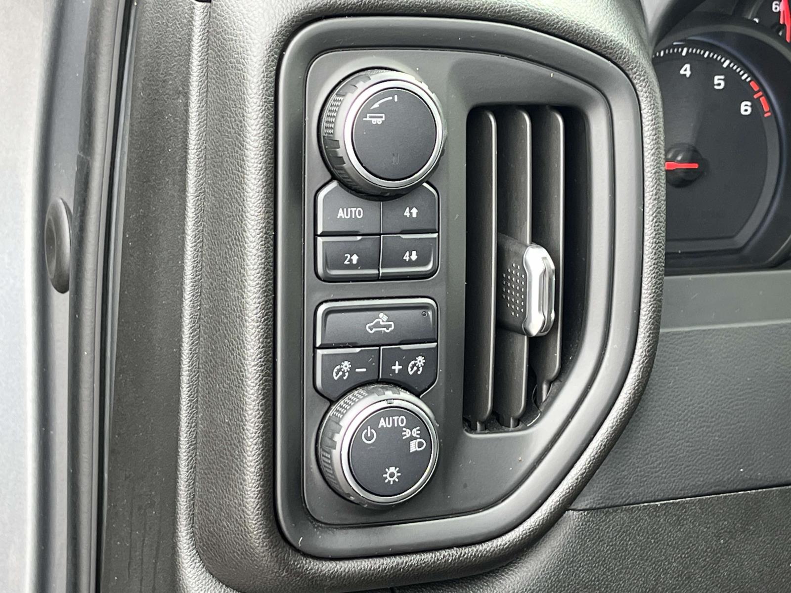2021 Chevrolet Silverado 1500 Custom - Photo 28