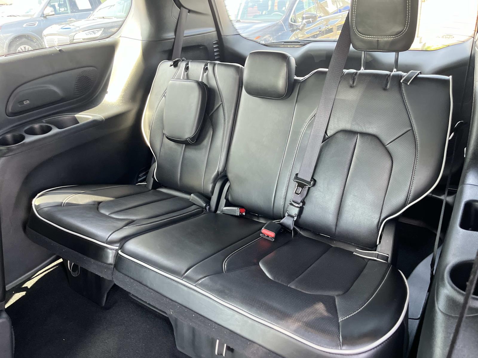 2025 Chrysler Pacifica Limited - Photo 18