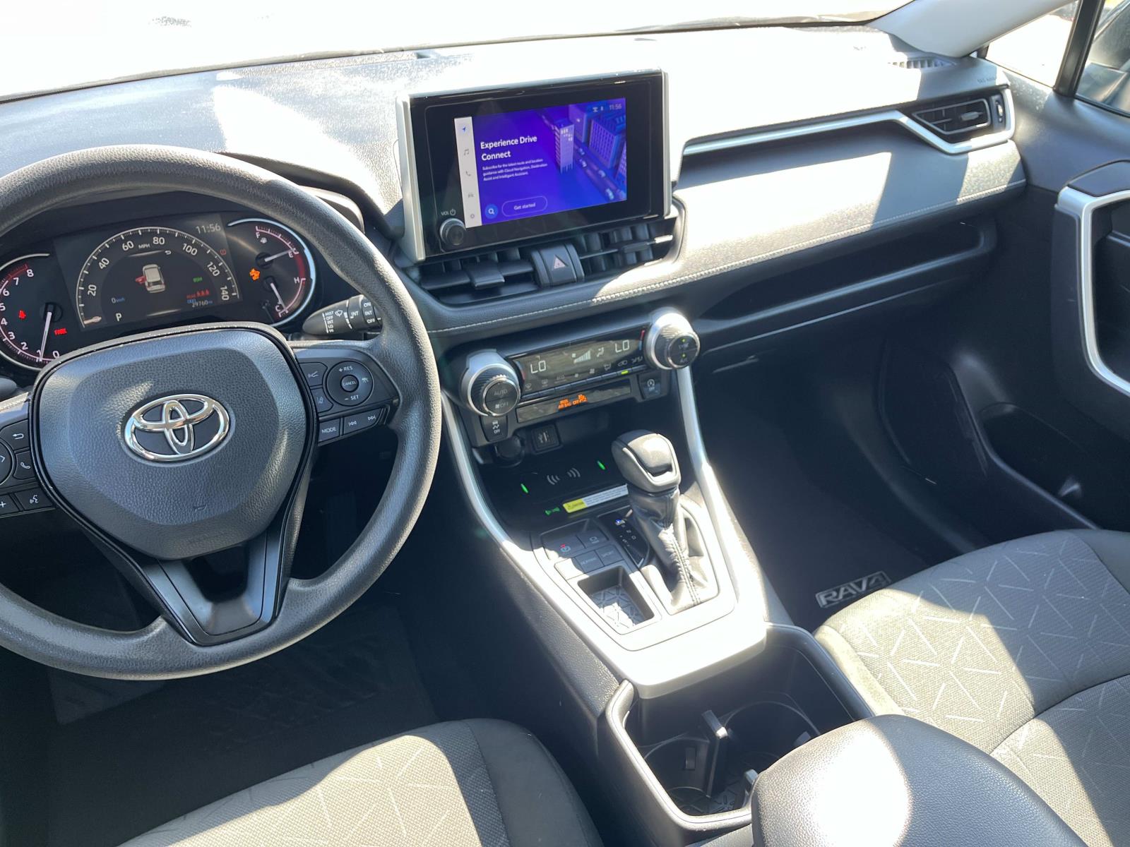 2024 Toyota RAV4 XLE - Photo 14
