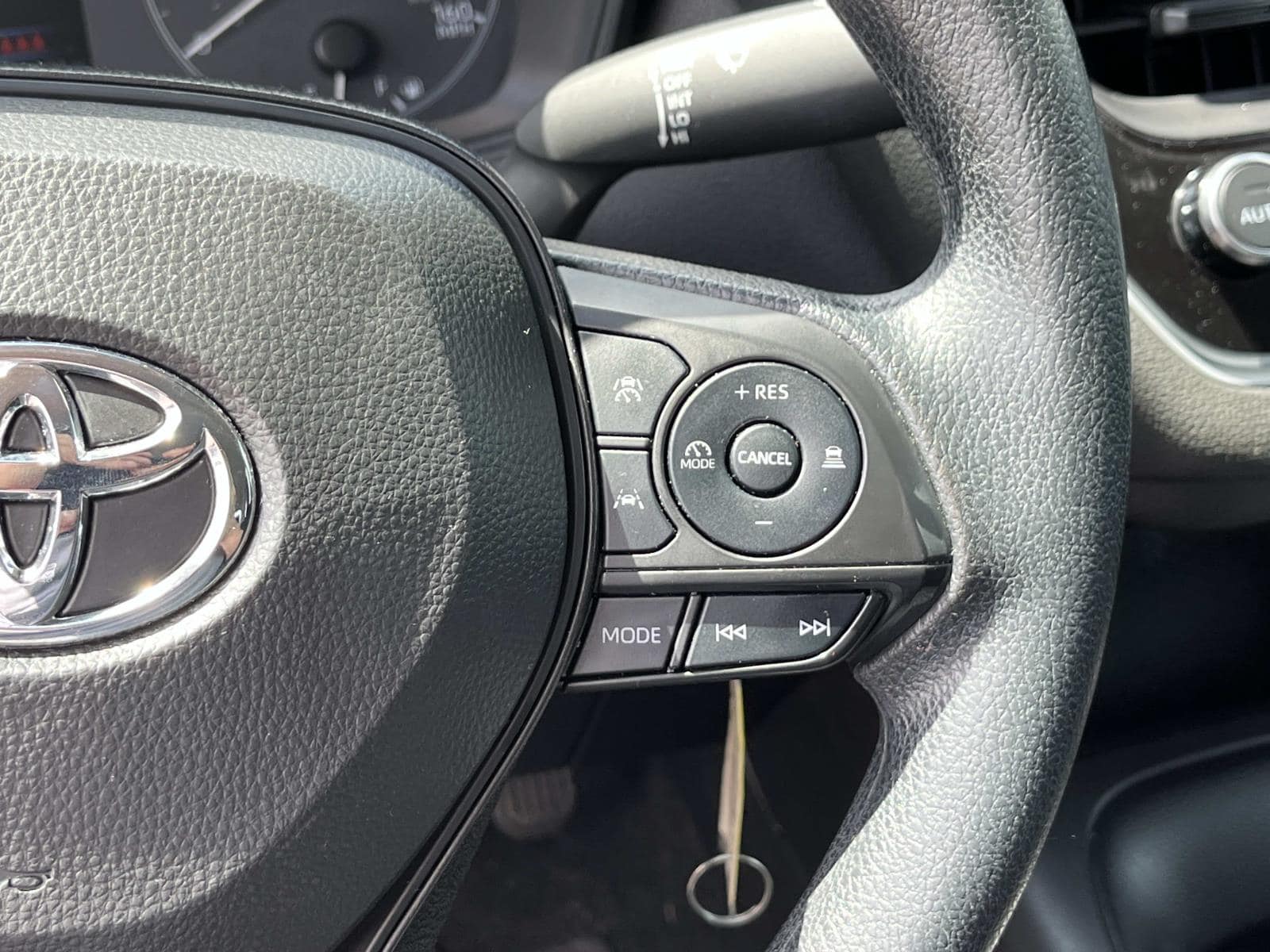 2024 Toyota Corolla LE - Photo 27