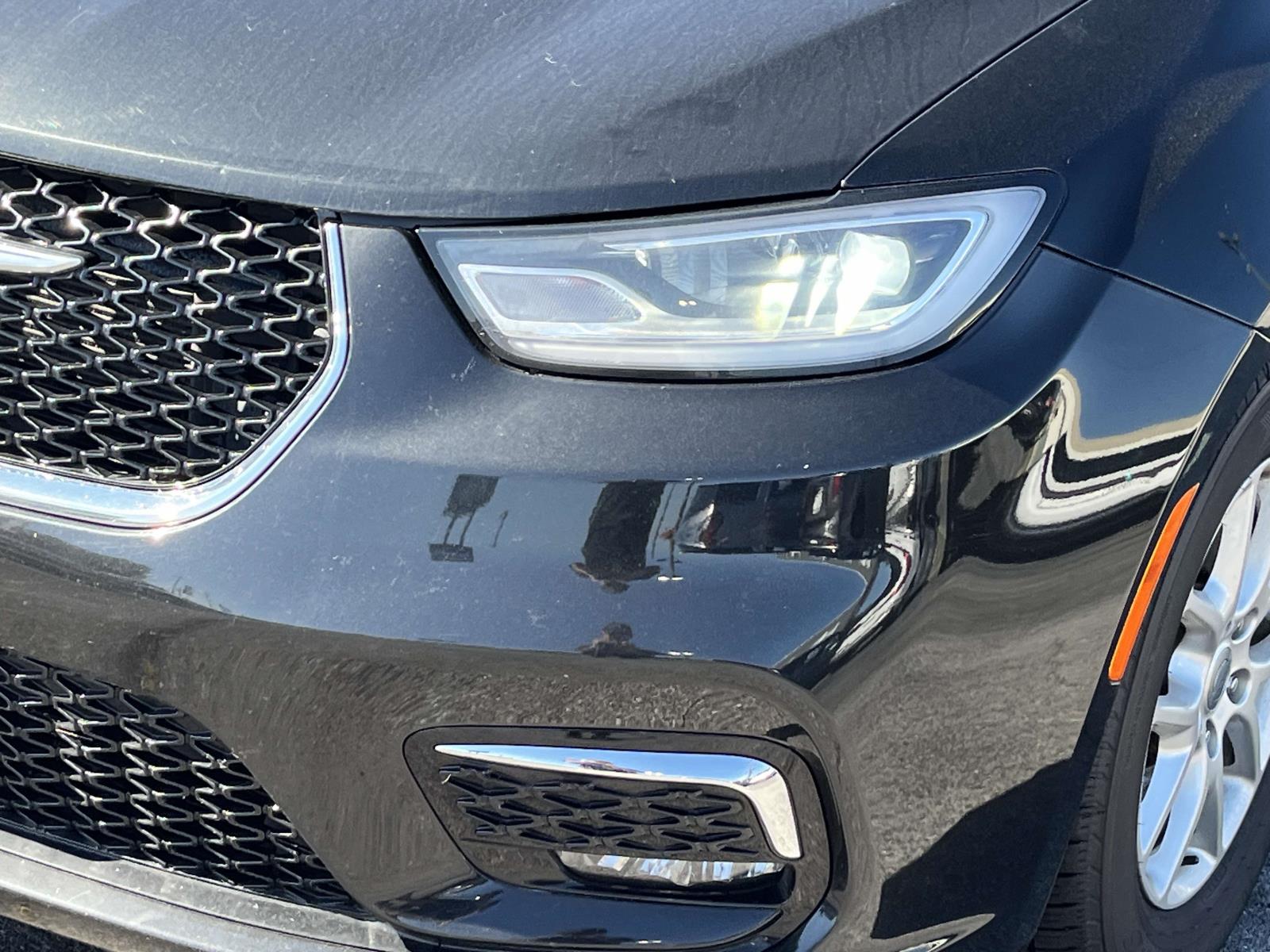 2023 Chrysler Pacifica Touring L - Photo 11