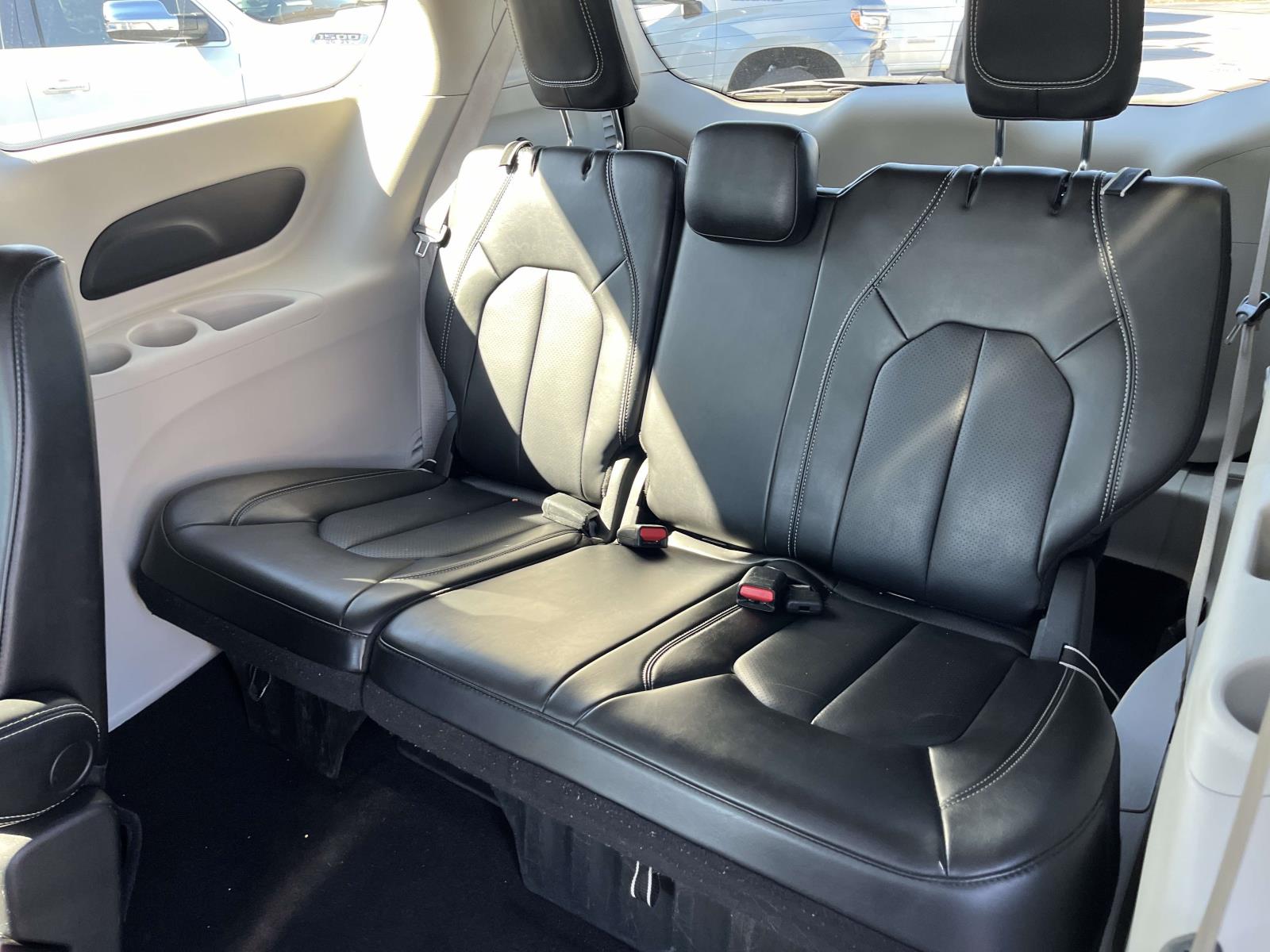 2023 Chrysler Pacifica Touring L - Photo 17