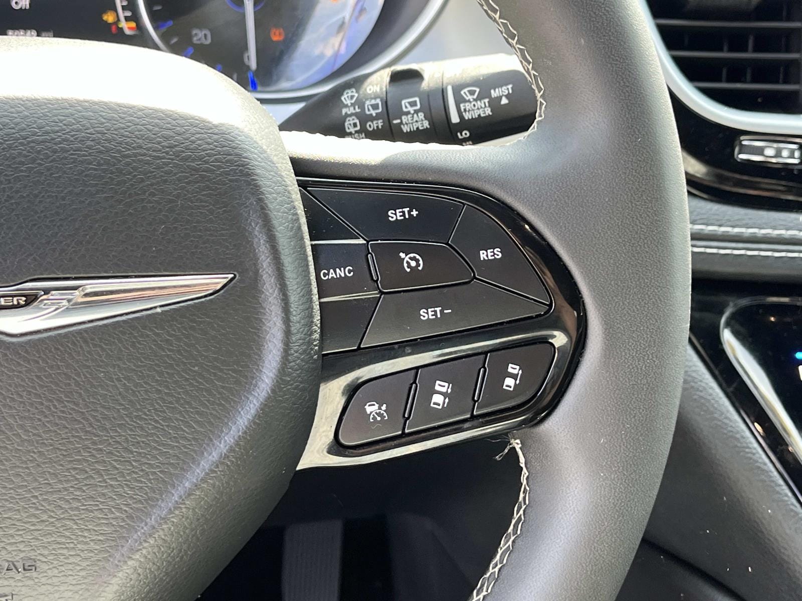 2025 Chrysler Pacifica Limited - Photo 31