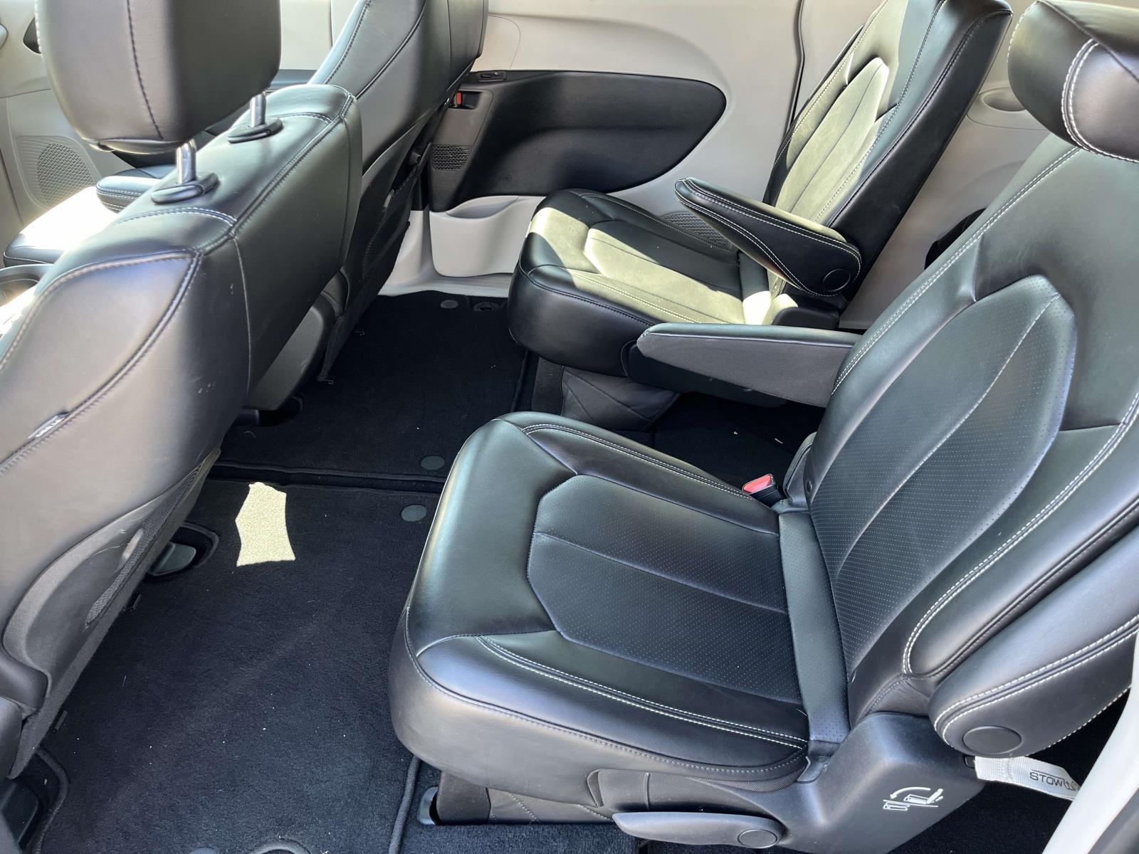 2023 Chrysler Pacifica Touring L - Photo 16