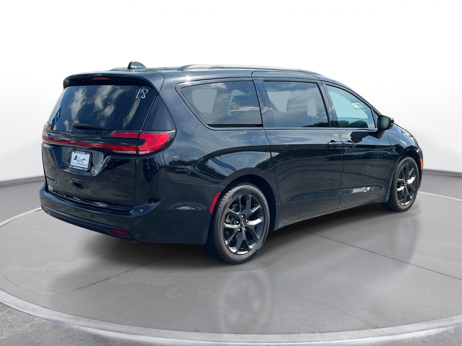 2025 Chrysler Pacifica Limited - Photo 4