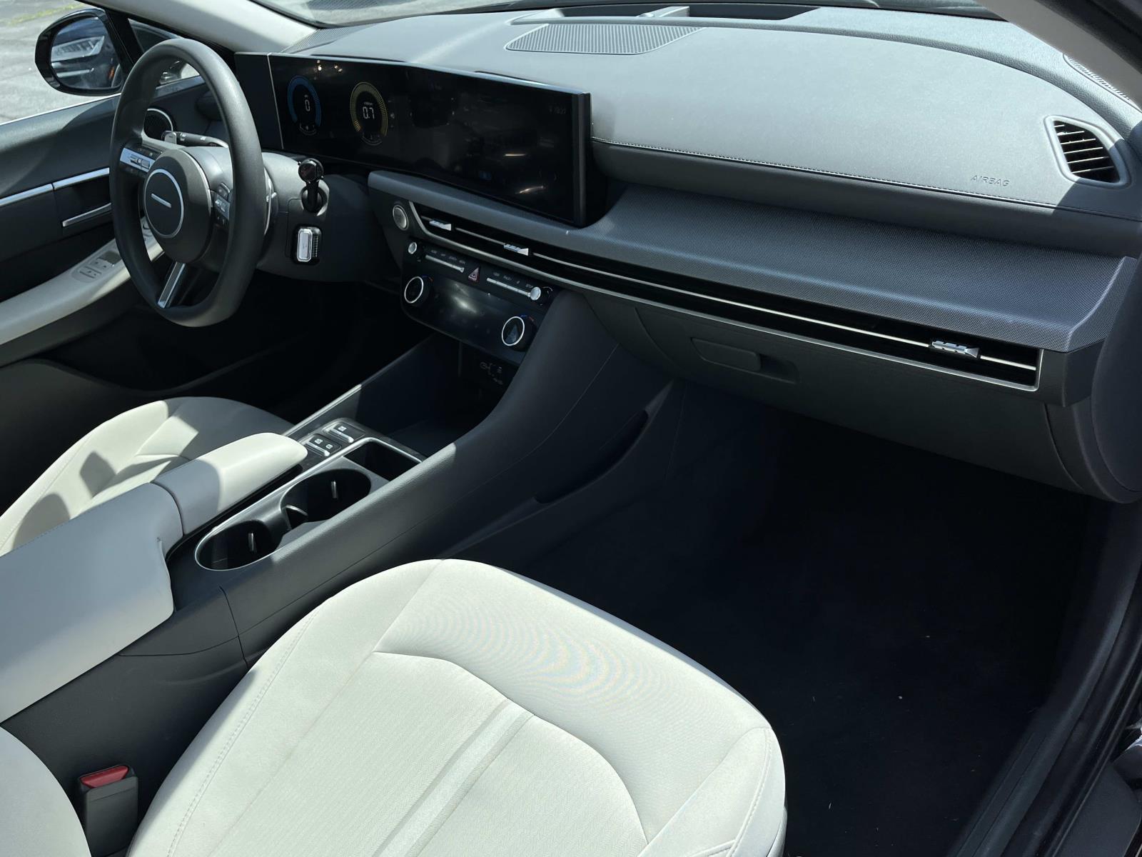 2025 Hyundai Sonata SEL - Photo 23