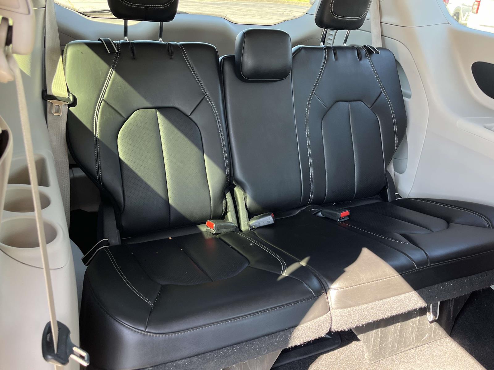 2023 Chrysler Pacifica Touring L - Photo 19