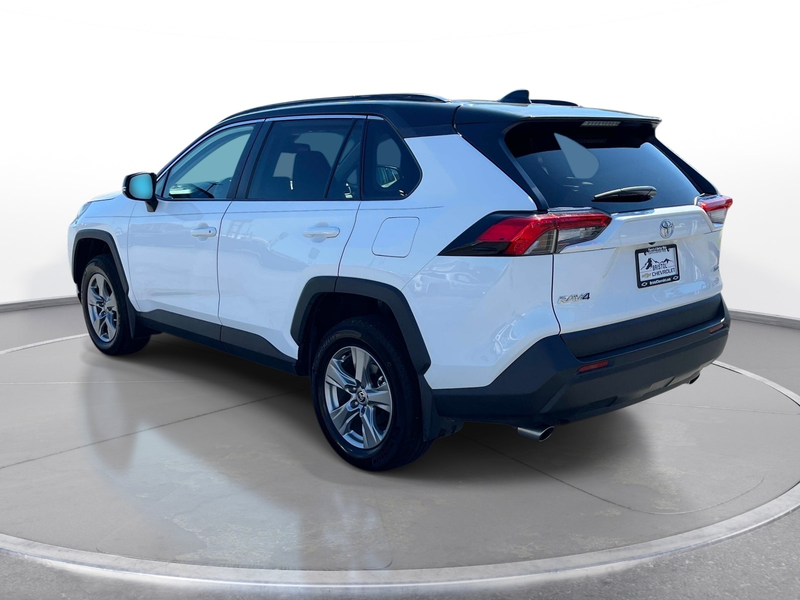 2024 Toyota RAV4 XLE - Photo 7