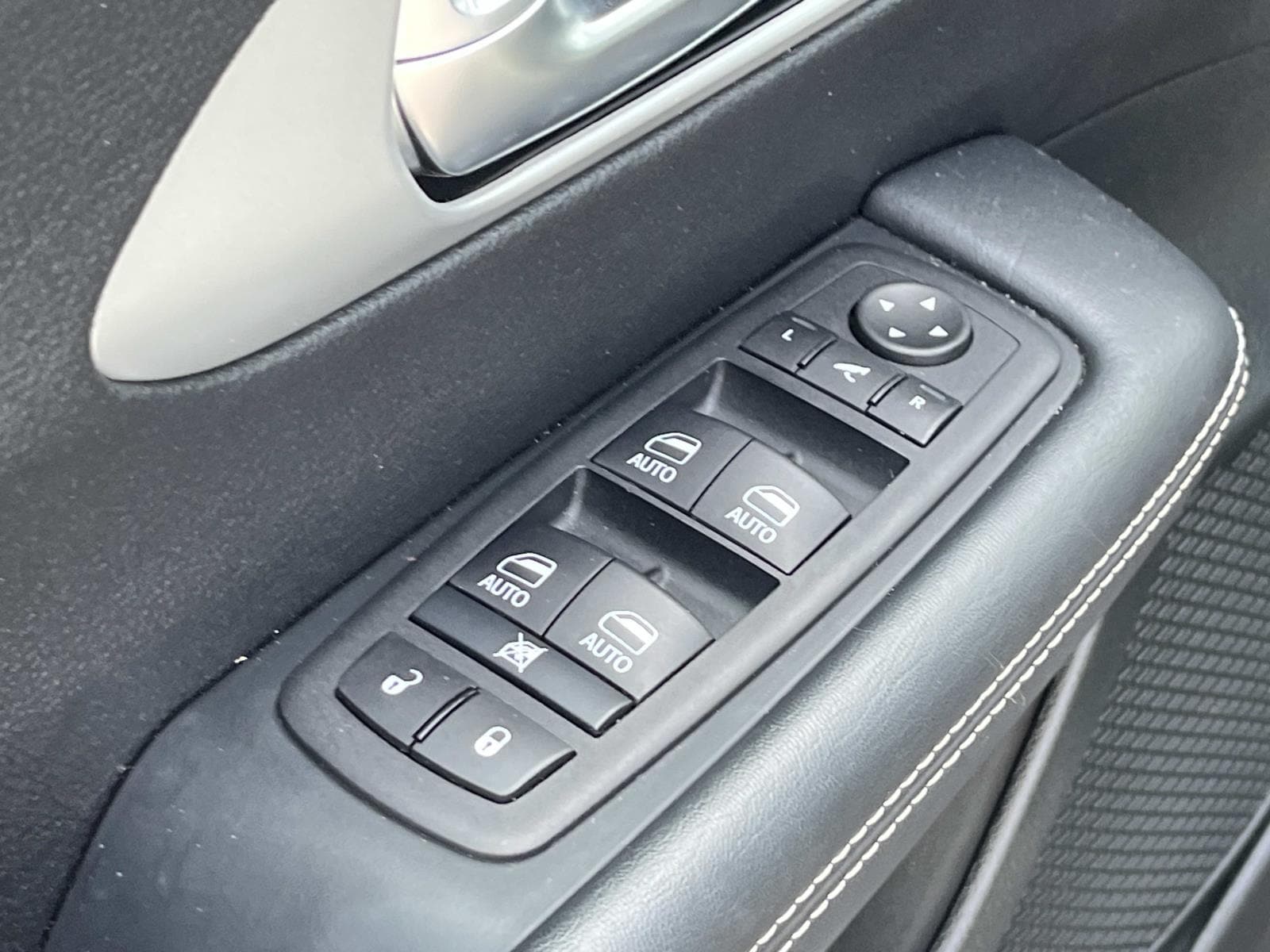 2025 Chrysler Pacifica Limited - Photo 27