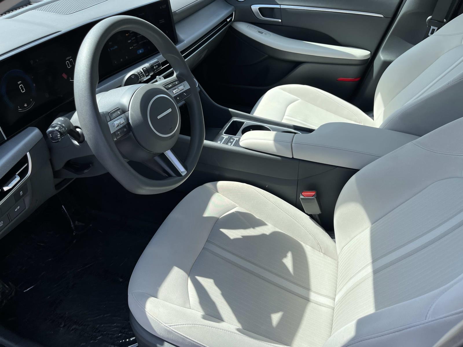 2025 Hyundai Sonata SEL - Photo 25