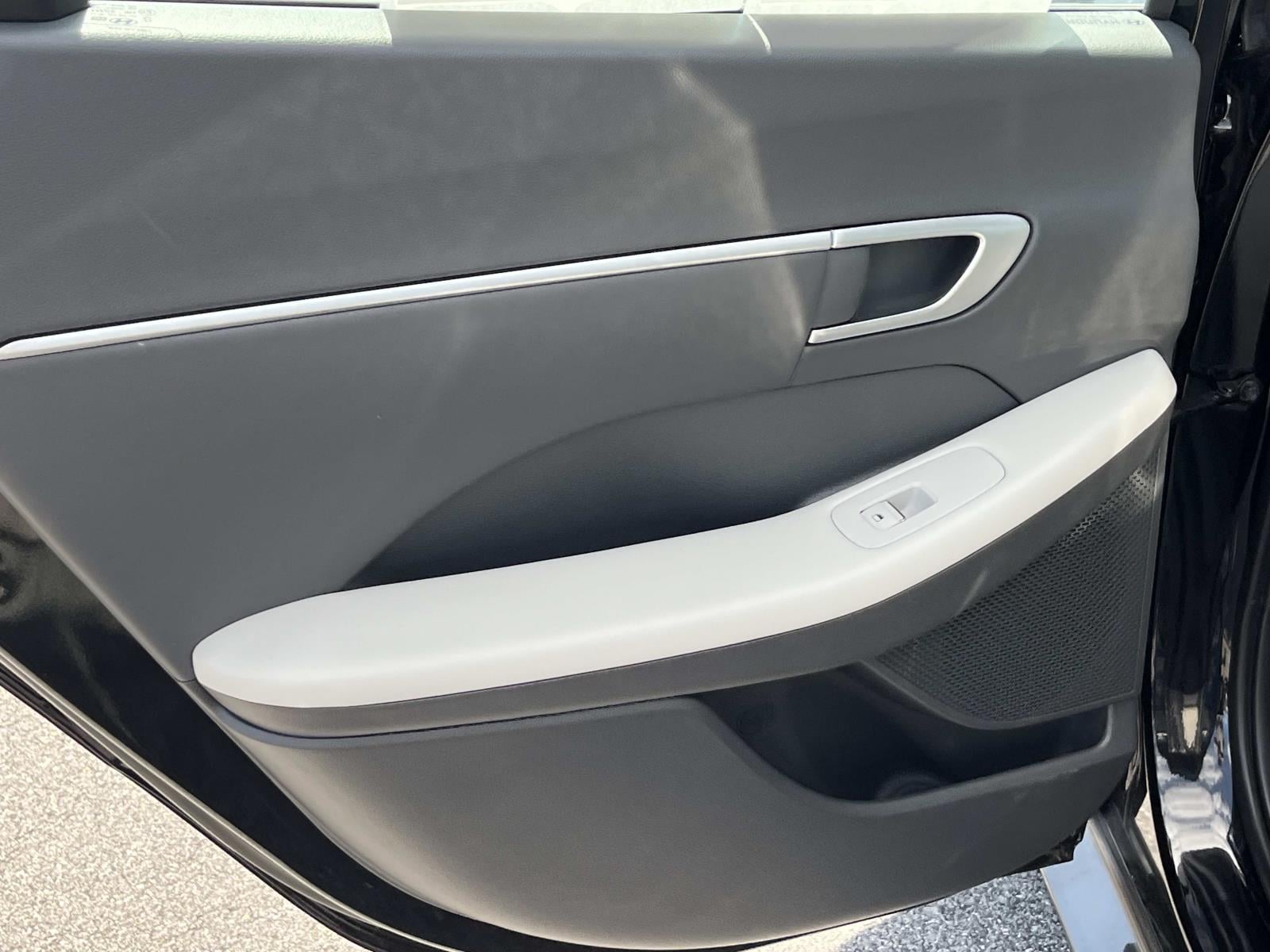 2025 Hyundai Sonata SEL - Photo 17