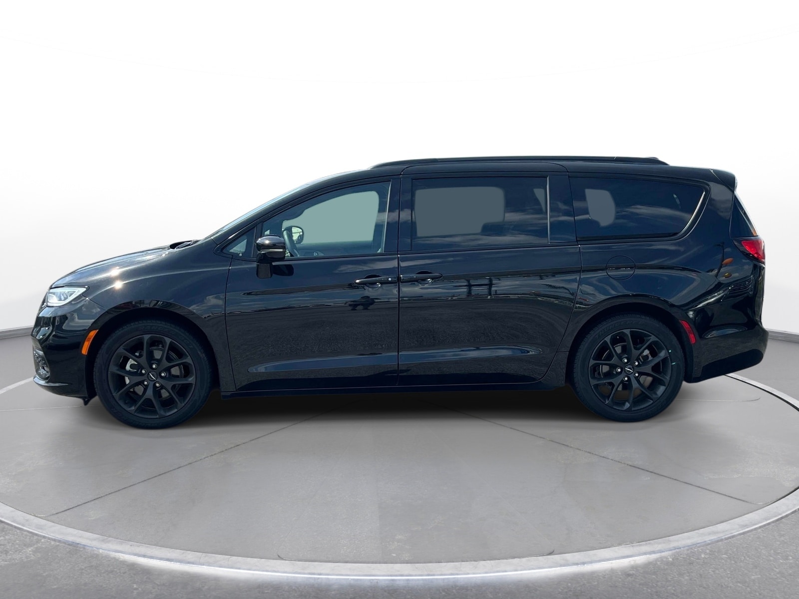 2025 Chrysler Pacifica Limited - Photo 8