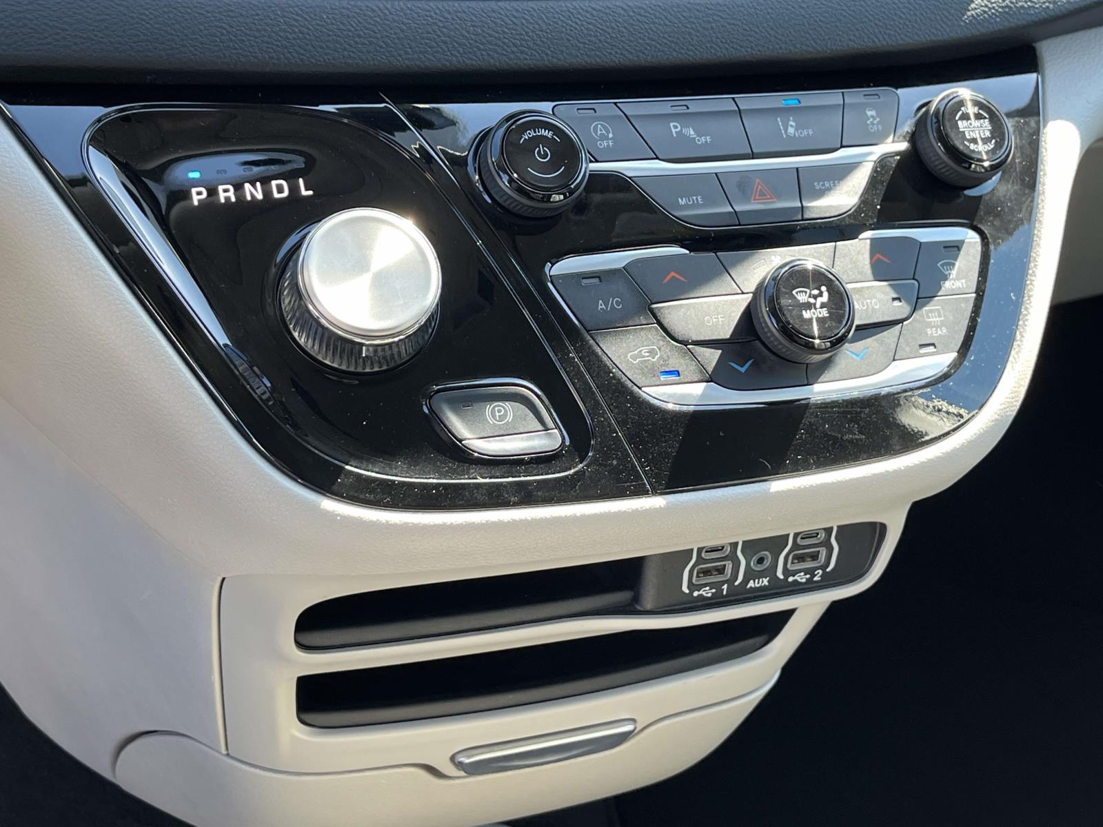 2023 Chrysler Pacifica Touring L - Photo 29