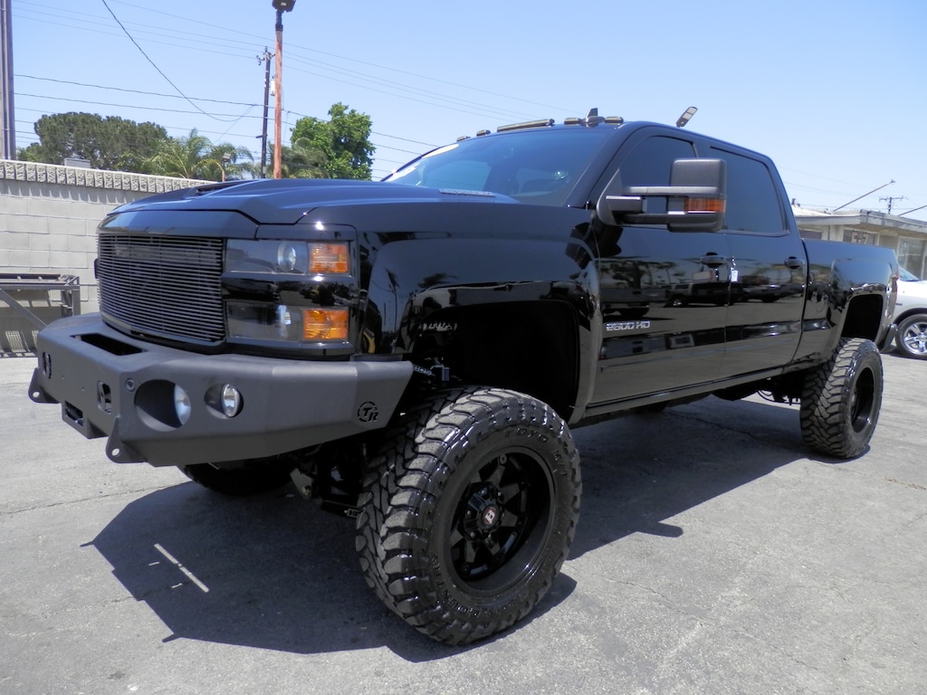 Used 2019 Chevrolet Silverado 2500HD LTZ 6.6 Turbo Diesel 4WD (Custom Lift) Truck Crew Cab