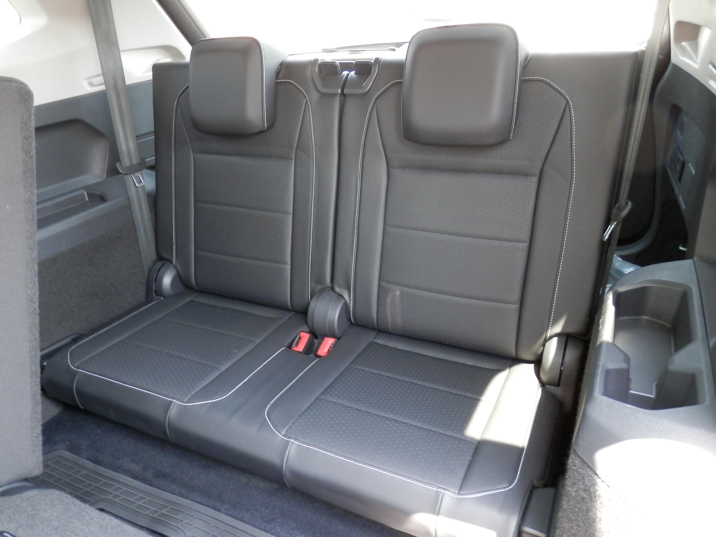 2021 Volkswagen Tiguan SE - Photo 21